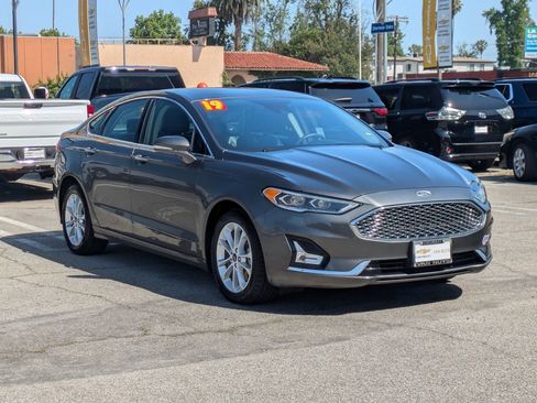 Used 2019 Ford Fusion Energi Titanium image 3