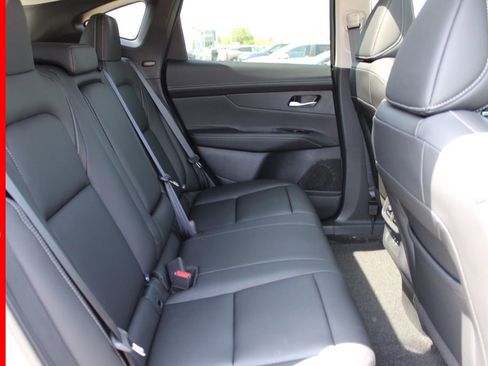 New 2025 Nissan Murano SL image 14