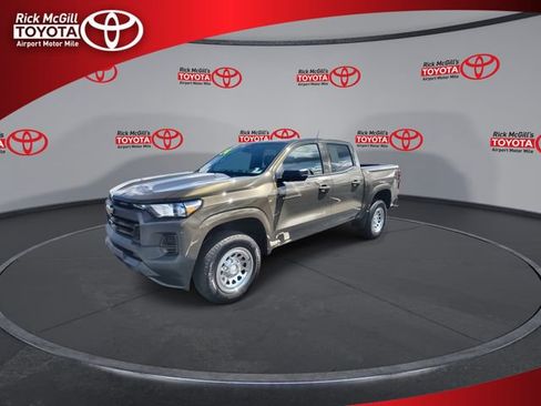 Used 2024 Chevrolet Colorado W/T RWD image 4