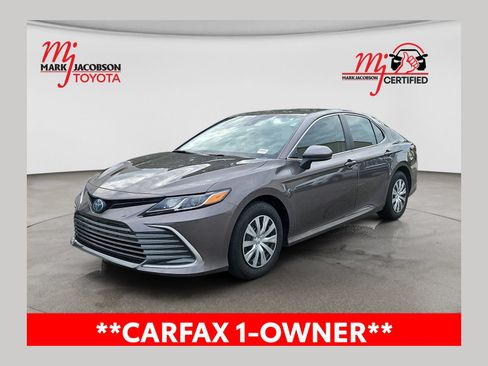 Used 2022 Toyota Camry LE FWD image 1