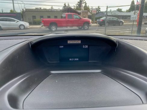 Used 2017 Ford Escape SE AWD/4WD image 19