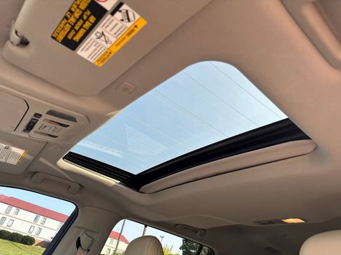 Used 2023 Toyota Highlander XLE FWD image 26
