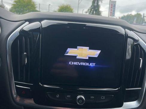 Used 2022 Chevrolet Traverse RS AWD/4WD image 28