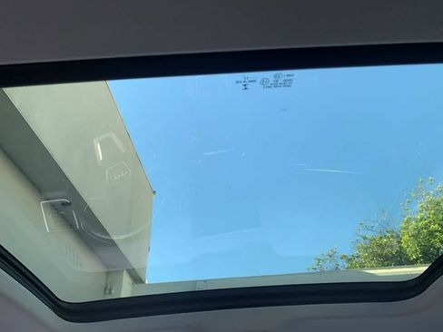 Used 2023 Audi Q5 e Premium w/ Convenience Package image 31