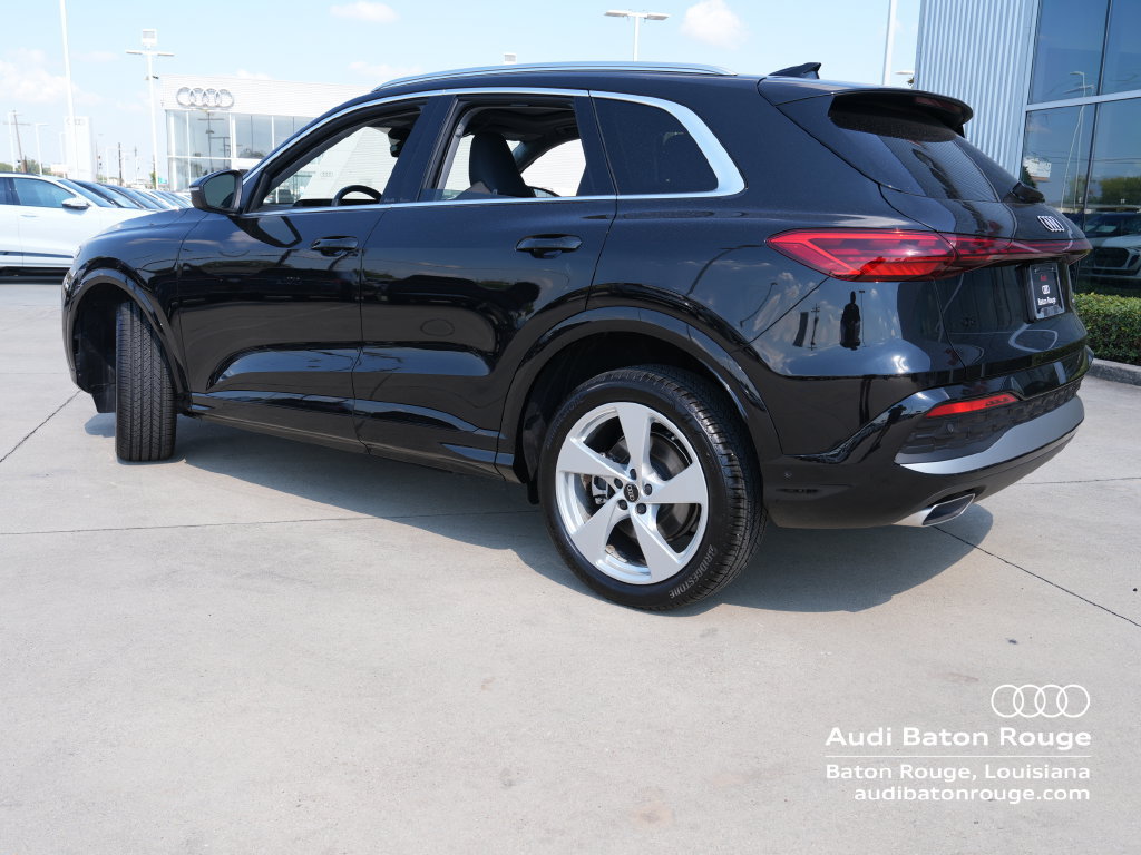 Used 2025 Audi Q5 Premium Plus w/ Premium Plus AWD/4WD image 3