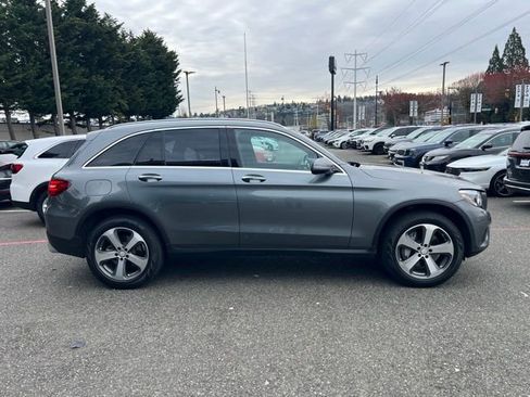 Used 2017 Mercedes-Benz GLC 300 4MATIC image 4