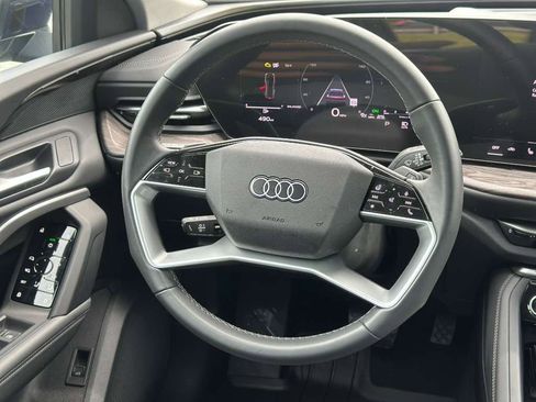 Used 2025 Audi Q5 Premium w/ Convenience Package AWD/4WD image 12