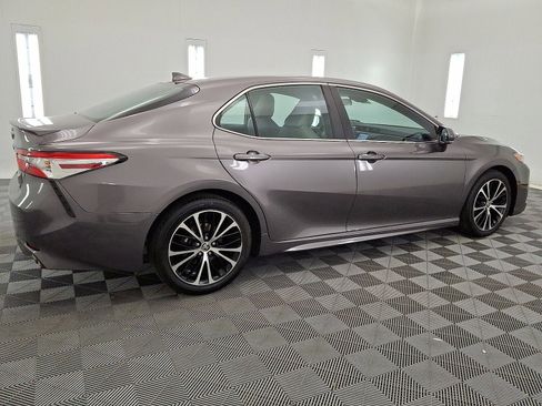 Used 2020 Toyota Camry SE w/ Cold Weather Package AWD/4WD image 18