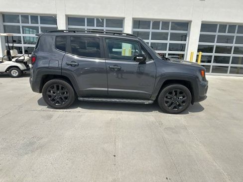 Used 2023 Jeep Renegade Altitude w/ Convenience Group I AWD/4WD image 2