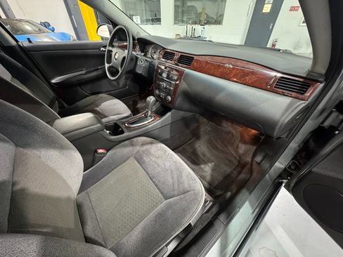 Used 2009 Chevrolet Impala LT image 30