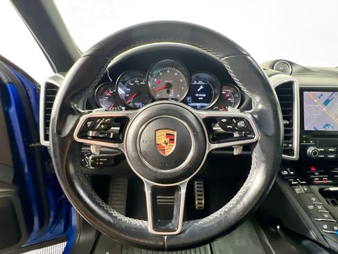 Used 2017 Porsche Cayenne S AWD/4WD image 17