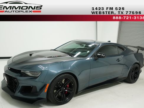 Used 2019 Chevrolet Camaro ZL1 image 1