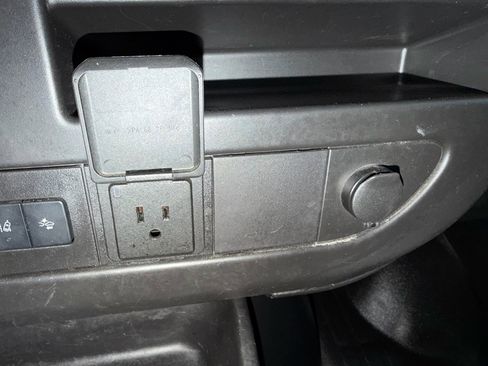 Used 2020 GMC Savana 3500 Extended w/ Driver Convenience Package image 27