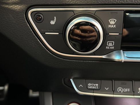 Used 2022 Audi SQ5 Premium Plus w/ Premium Plus Package image 19