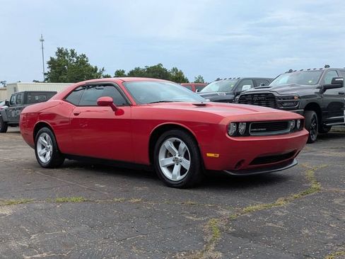 Used 2012 Dodge Challenger SXT w/ Sound Group RWD image 2