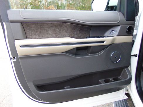 Used 2018 Ford Expedition Limited w/ Equipment Group 302A image 48