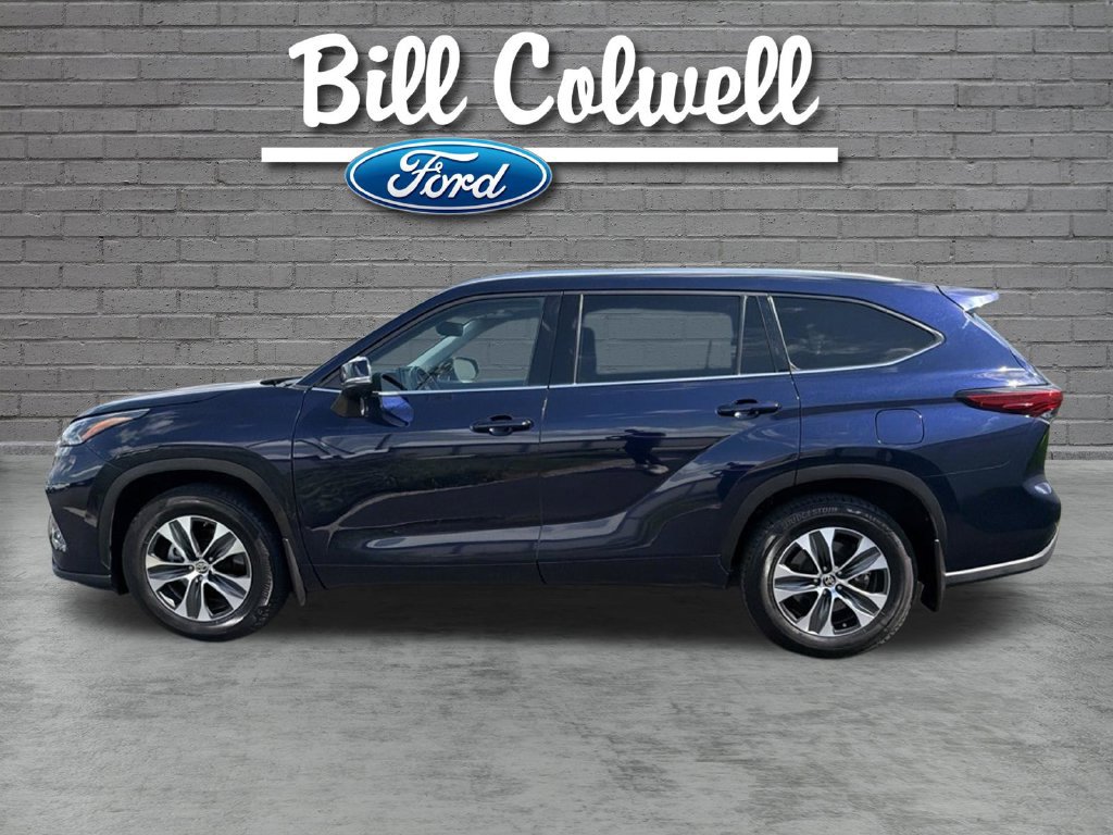 Used 2021 Toyota Highlander XLE AWD/4WD image 8