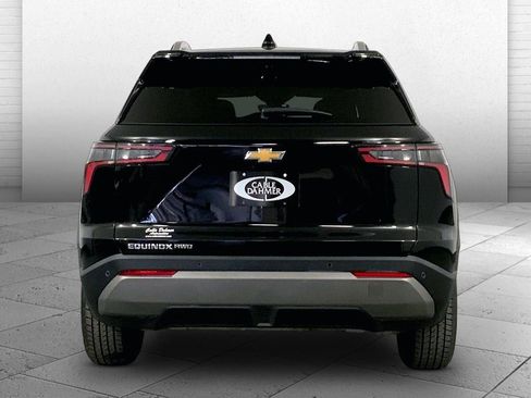 Used 2025 Chevrolet Equinox LT w/ Convenience Package II image 3