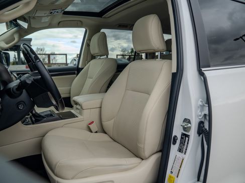 Used 2023 Lexus GX 460 Premium w/ Premium Plus Package image 16