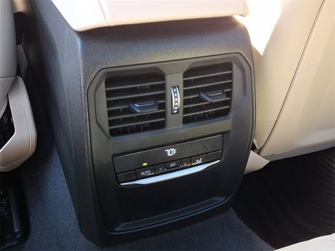 Used 2023 BMW 230i xDrive Coupe w/ Premium Package image 11