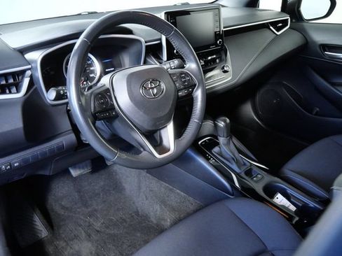 Used 2021 Toyota Corolla SE FWD image 3