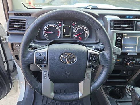 Used 2023 Toyota 4Runner TRD Sport AWD/4WD image 17