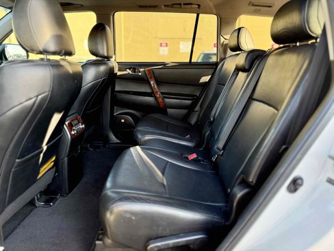 Used 2013 Toyota Highlander Limited FWD image 16