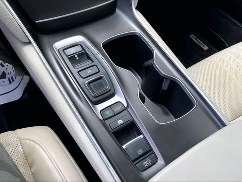 Used 2018 Honda Accord EX-L image 17