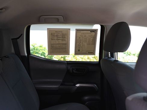 Used 2020 Toyota Tacoma SR5 image 18