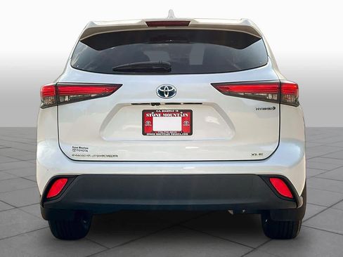 Used 2022 Toyota Highlander Bronze Edition AWD/4WD image 5