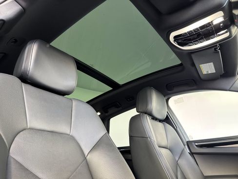 Certified 2026 Porsche Macan AWD/4WD image 19