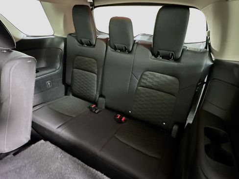 Used 2024 Nissan Pathfinder SV FWD image 28