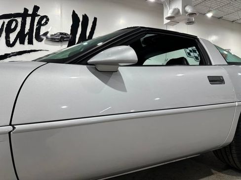 Used 1996 Chevrolet Corvette Coupe RWD image 25