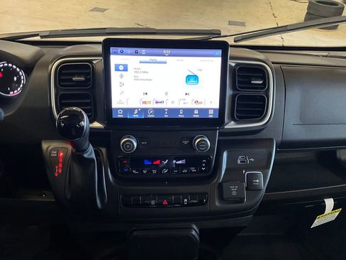 New 2025 RAM ProMaster 1500 w/ Quick Order Package 22G SLT image 12