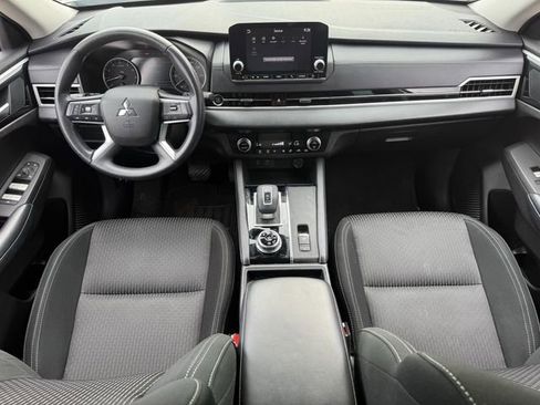 Used 2023 Mitsubishi Outlander ES AWD/4WD image 10