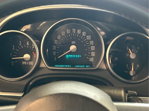 Used 2004 Chevrolet SSR w/ Preferred Equipment Group RWD image 30