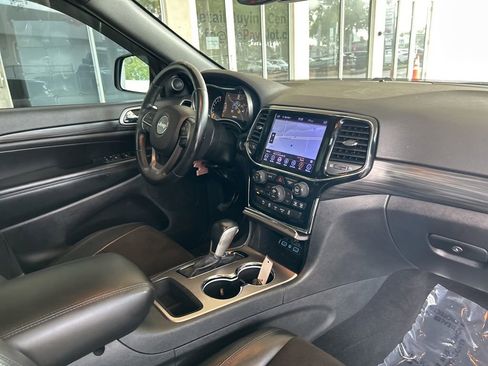 Used 2019 Jeep Grand Cherokee Altitude image 23