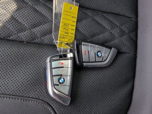 Used 2021 BMW 540i xDrive w/ M Sport Package image 33