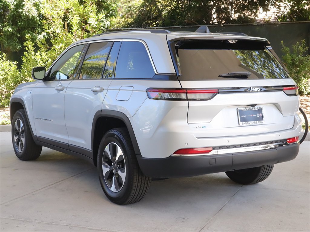 New 2023 Jeep Grand Cherokee Overland w/ Rear Seat Video Group I RWD image 5