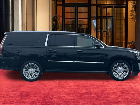 Used 2017 Cadillac Escalade ESV Platinum image 9