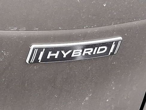 Used 2025 Subaru Forester Premium image 30