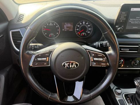 Used 2021 Kia Seltos S FWD image 12