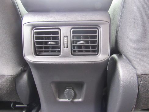 Used 2023 Toyota RAV4 LE AWD/4WD image 26