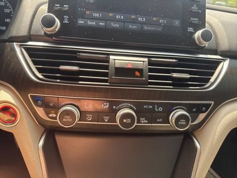 Used 2018 Honda Accord Touring image 20