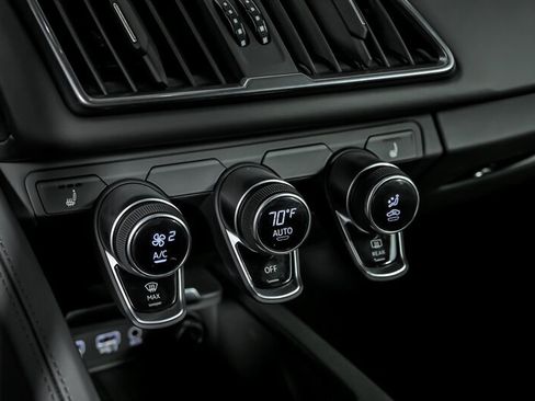 Used 2023 Audi R8 V10 performance image 34