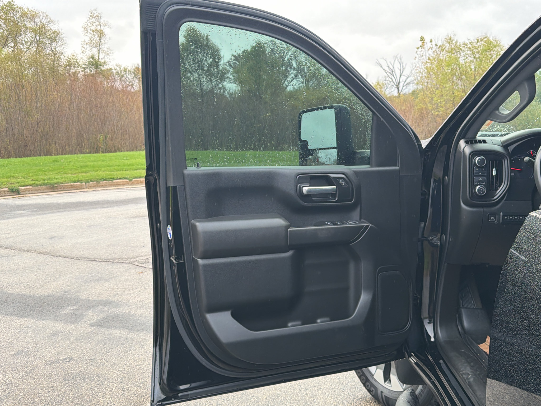 Used 2021 Chevrolet Silverado 2500 Custom w/ Custom Value Package AWD/4WD image 10