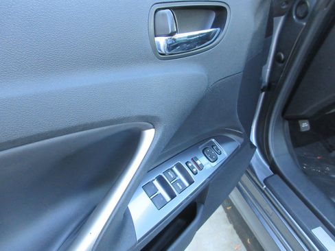 Used 2013 Lexus IS 250C image 28