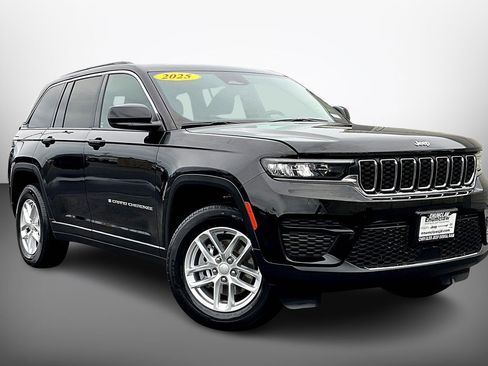 Used 2025 Jeep Grand Cherokee Laredo X w/ Luxury Tech Group I image 1