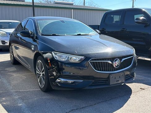 Used 2018 Buick Regal Essence image 3
