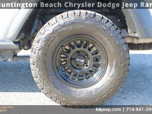 Used 2023 Jeep Gladiator Rubicon image 9